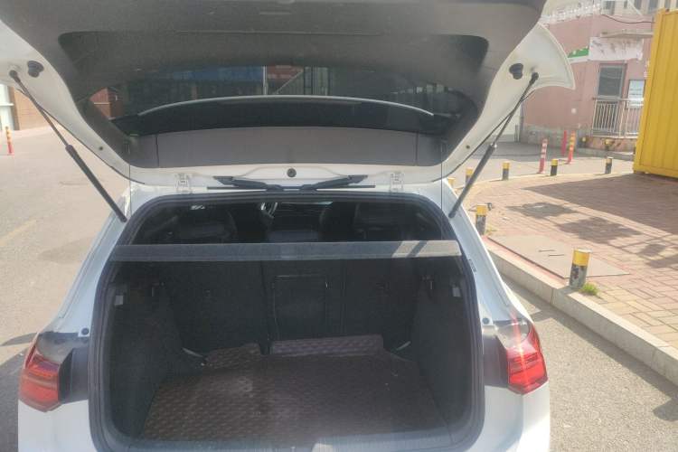 Used Volkswagen Golf 2023 Facelift 280TSI DSG R-Line Lite Trunk