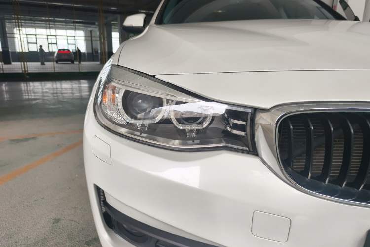 Used BMW 3 Series GT 2014 320i Leading Model
