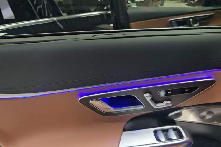 Used Mercedes-Benz E-Class 2025 E 300 L Prestige Edition Interior 4