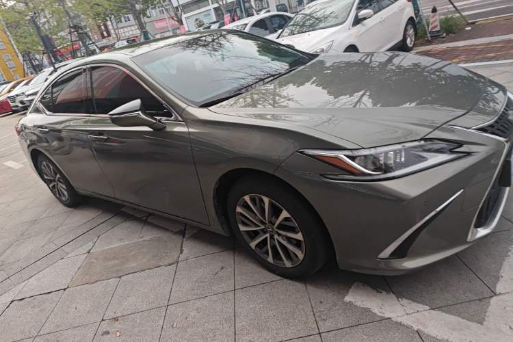 Used Lexus ES 2021 200 Excellence Edition