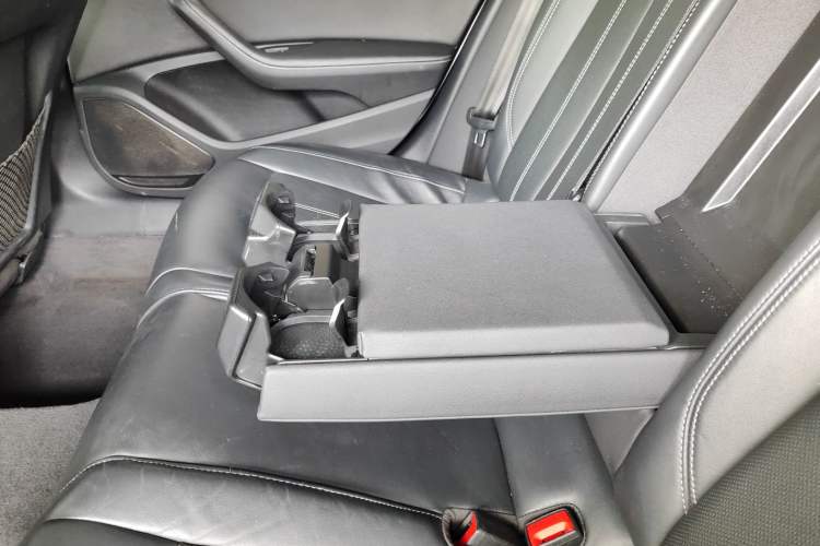 Used Audi A4L 2022 40 TFSI Luxury Dynamic Model