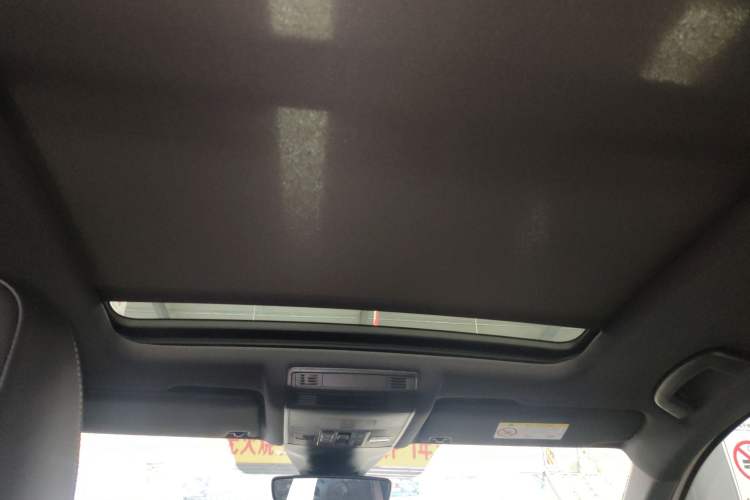 Used Volkswagen T-ROC 2024 300TSI DSG Two-Wheel-Drive Chen Guang Edition