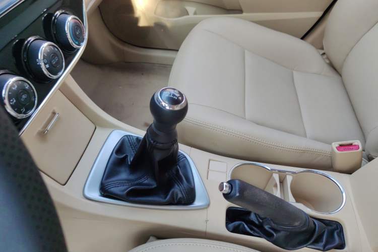 Used Toyota Corolla 2014 1.6L Manual GL