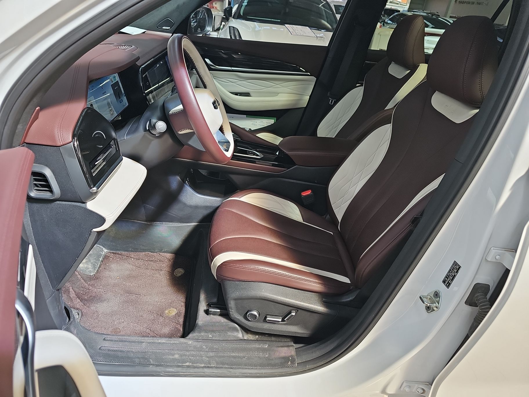 Переднее сиденье в автомобиле