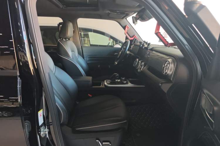 Used Tank 300 2023 Off-Road Edition 2.0T Conqueror Right Front Seat