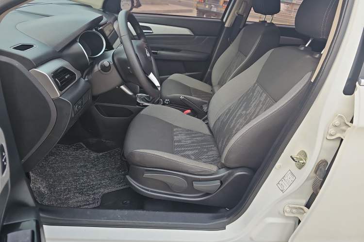 Used Dongfeng Aeolus AX3 2019 1.6L Manual Enjoyment Edition
