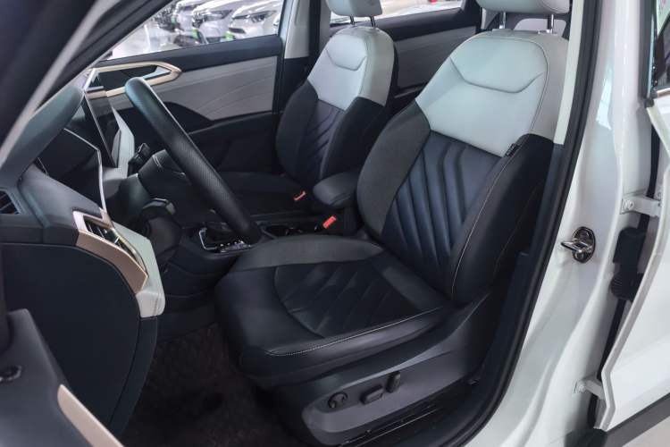 Used Volkswagen Tharu 2023 300TSI Two-Wheel-Drive Full Moon Edition
