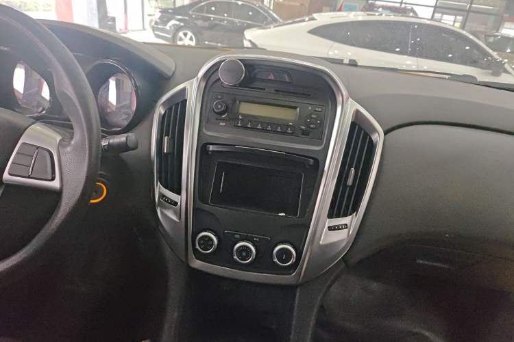 Used JMC Yuhu 5 2019 2.0T Diesel Manual Two-Wheel Drive Classic China VI Standard