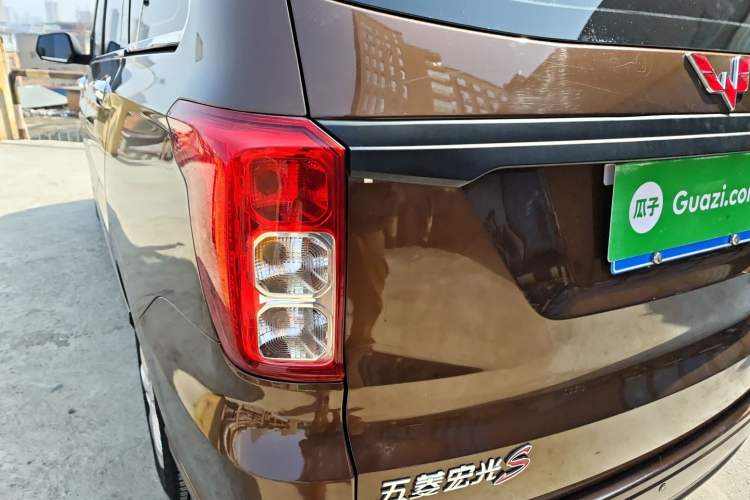 Used Wuling Hongguang 2019 1.5L S Basic Version China VI Standard LAR