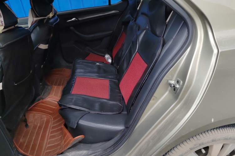 Used Roewe 360 2015 1.5L Automatic Luxury Edition
