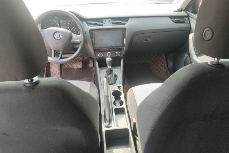 Used Skoda Octavia 2017 1.6L Automatic Front-Wheel Drive Model