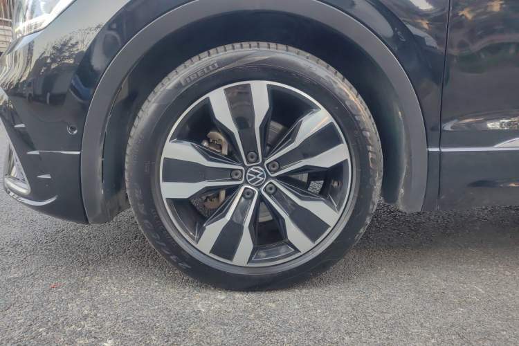 Used Volkswagen Tiguan L 2022 330TSI Automatic Two-Wheel Drive R-Line Enhanced Edition