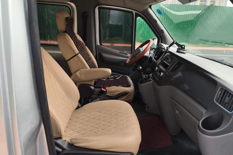 Used Foton Toano 2017 2.5T Rear Dual-Tire Commercial Version Long Wheelbase 4J25TC3