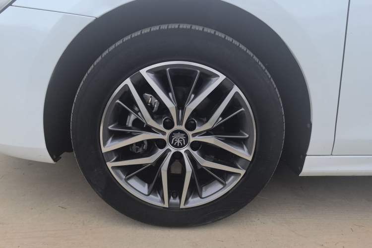 Used BYD Qin PLUS 2024 Honor Edition EV 420KM Beyond Model