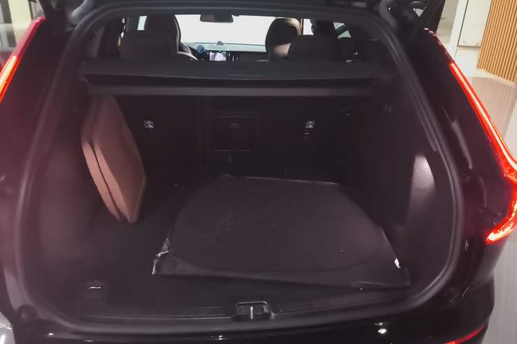 Used Volvo XC60 2024 B5 4x4 Smart Luxury Edition