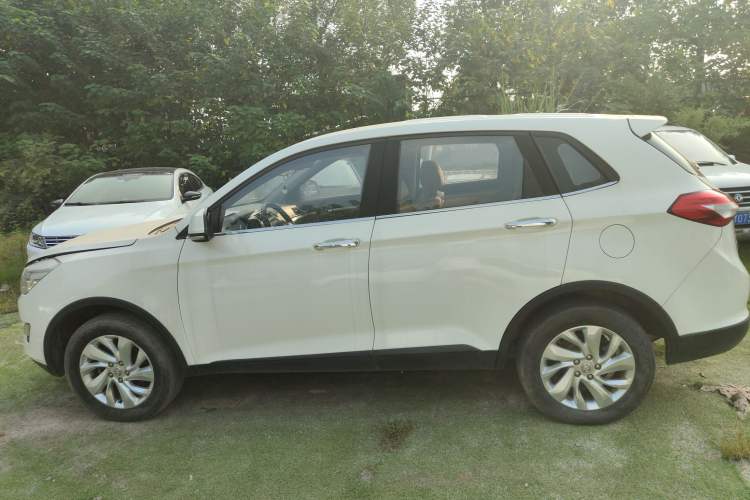 Used BAIC Senova X65 2015 2.0T manual Comfort trim level
