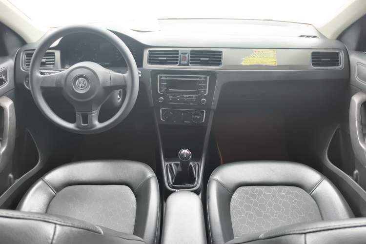 Used Volkswagen Santana 2015 1.6L Manual Comfort Edition