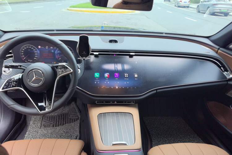 Used Mercedes-Benz E-Class 2026 E 300 L Luxury Interior 4