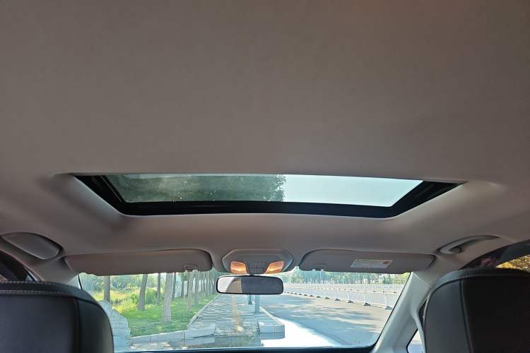 Used SAIC MAXUS EUNIQ 5 2020 1.3T PLUG-IN Elite Edition
