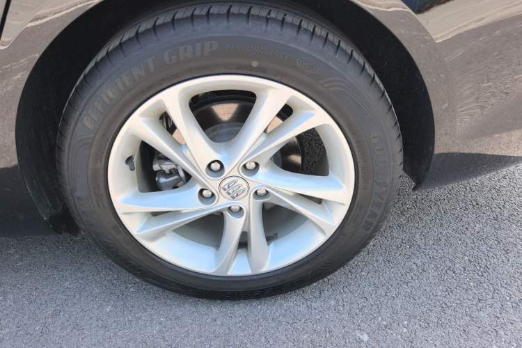 Used Buick Regal 2024 25T Deluxe Edition Rear Right 45 Deg