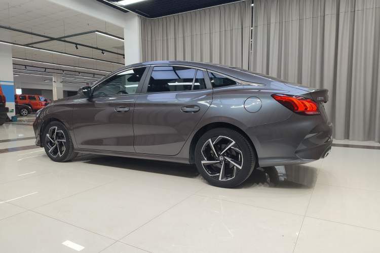 Used MG 5 2021 300TGI DCT Luxury Flagship Edition Exterior 1