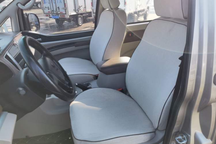 Used FORTHING Lingzhi 2018 M5L 1.6L 9-Seater Comfort Model

