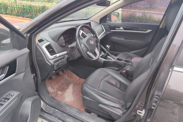 Used Dongfeng Aeolus AX7 2015 2.0L Manual Zhiyi Trim