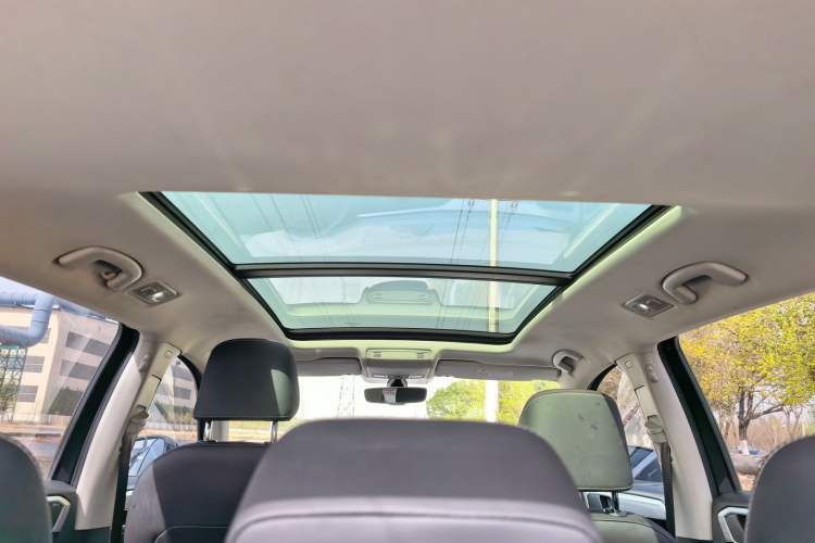 Used Volkswagen Tayron 2021 280TSI Two-Wheel Drive Luxury Smart Connectivity Version