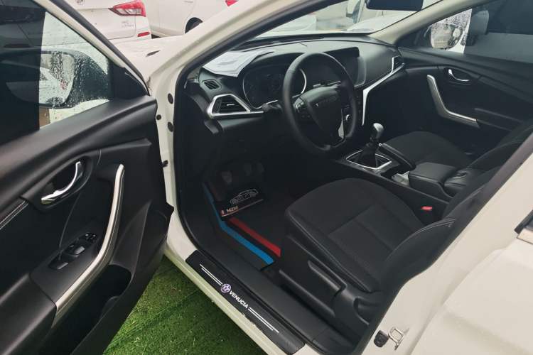 Used Venucia T90 2017 2.0L Manual Fashion Edition