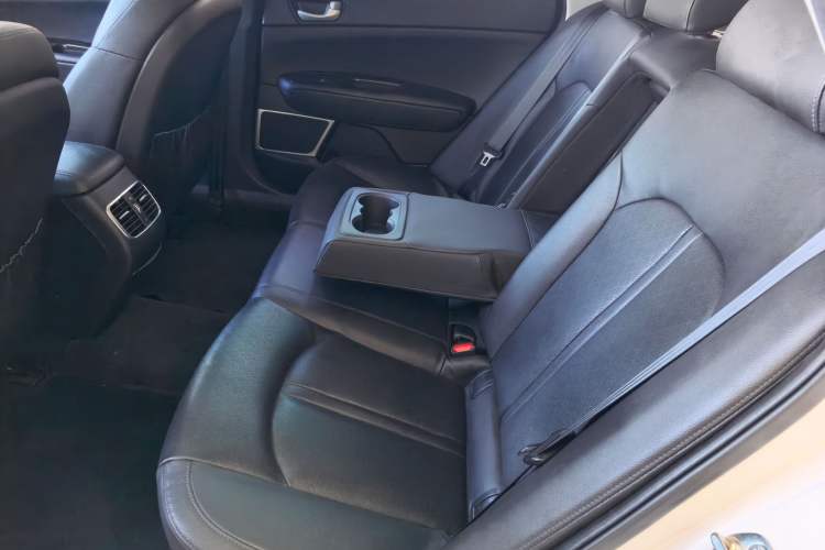 Used Kia K5 2019 Pro 1.6T Automatic Luxury Edition China VI Standard