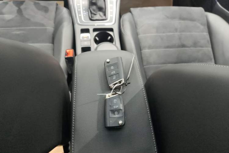 Used Volkswagen Golf 2019 280TSI DSG Luxury Version China VI Standard Interior 1