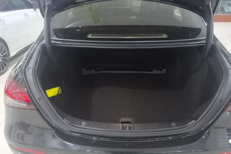 Used Mercedes-Benz E-Class 2022 Revised Version E 300 L Fashion Edition
