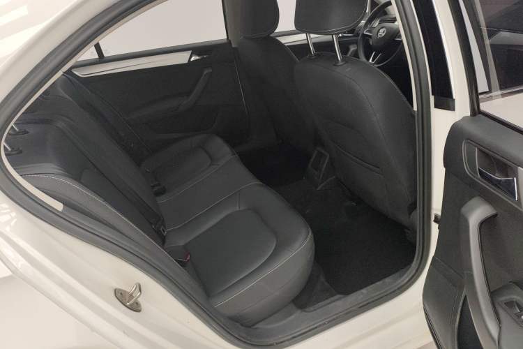 Used Skoda Rapid 2022 1.5L Automatic Comfort Edition Interior 5