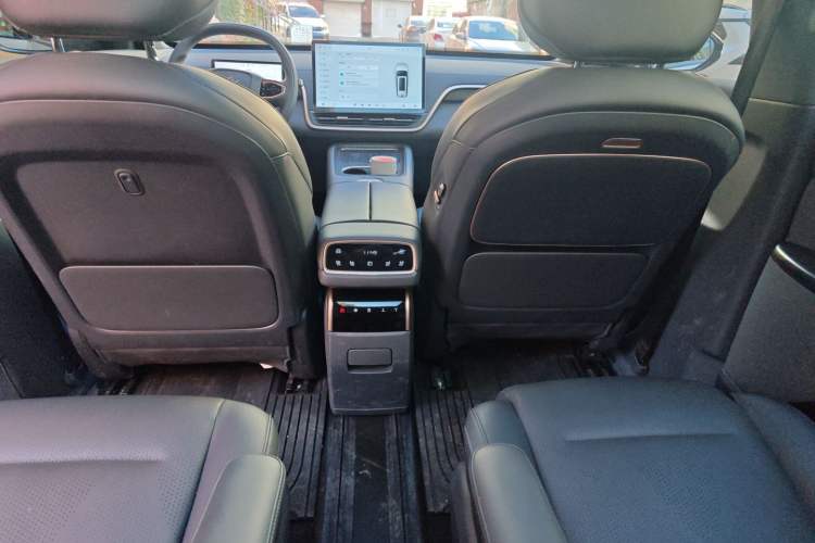 Used Dongfeng eπ eπ008 2024 210Max Range-Extended Version 6 Seats