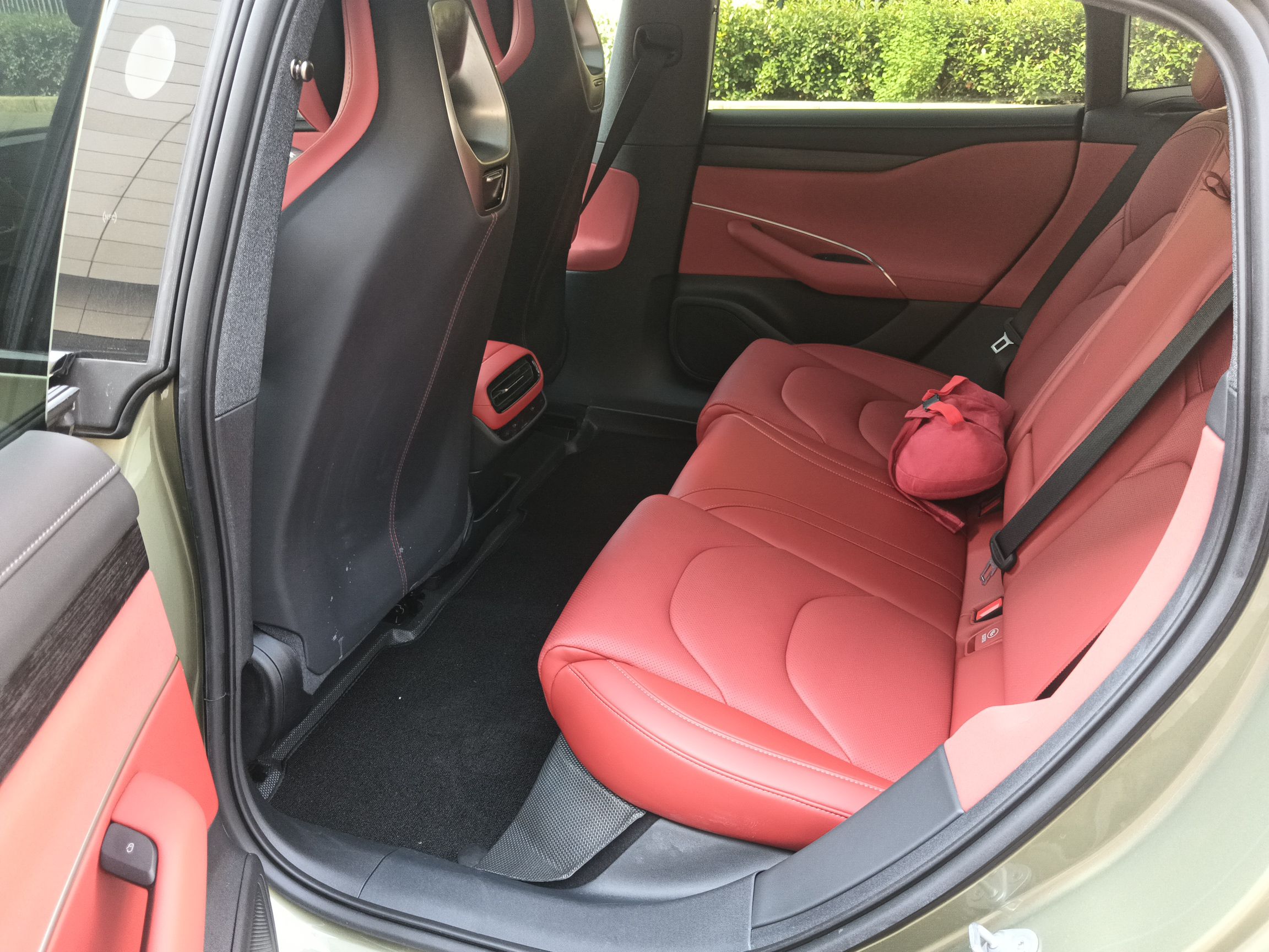 Xiaomi Auto SU7 2024 Rear-Drive Ultra-Long Range Advanced Pro-Level Intelligent Driving Version — снимка 18