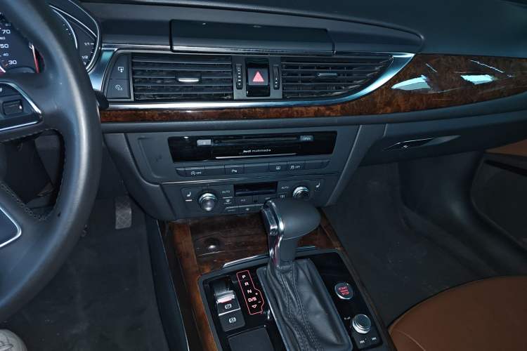 Used Audi A6L 2014 30 FSI Luxury Model Audio And AC Panel