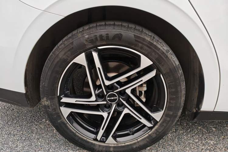 Used Roewe D7 2023 DMH 125km Excellence Edition
