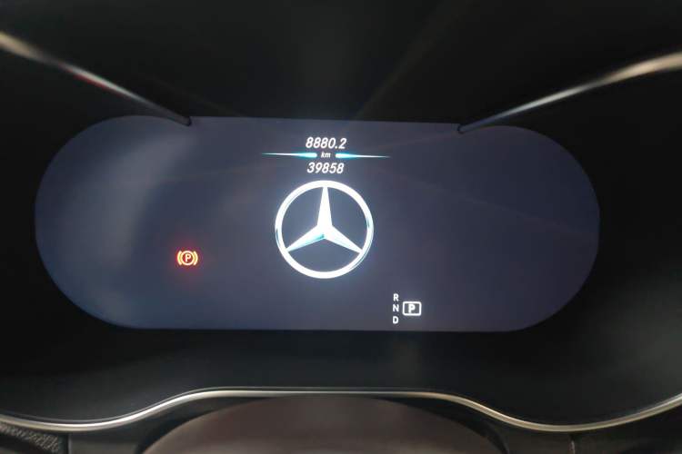 Used Mercedes-Benz GLC 2021 GLC 260 L 4MATIC Luxury Model Odometer Close Up
