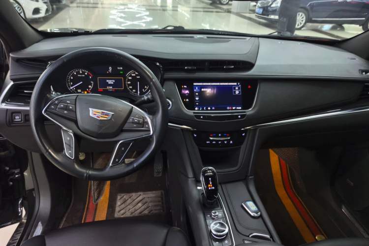 Used Cadillac XT5 2022 2.0T Two-Wheel Drive Luxury Version Interior 3