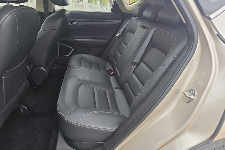 Used Geely Auto Emgrand GS 2018 Elegant Edition 1.8L Manual LingShang Model Left Rear Seat