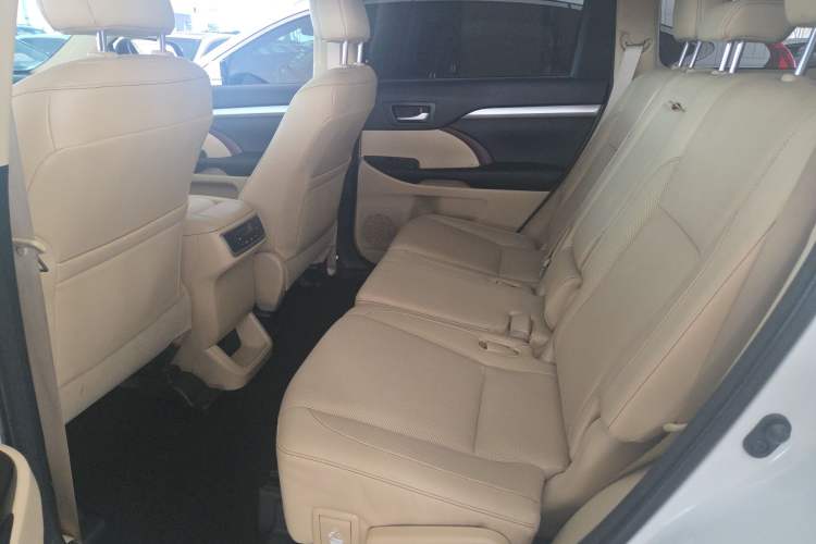 Used Toyota Highlander 2015 2.0T Four-Wheel Drive Luxury Edition 7-Seater
