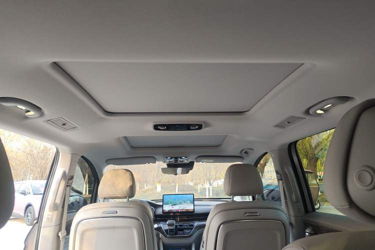 Used Roewe iMAX8 New Energy 2025 1.5T DMH Lu Zun Deluxe Edition
