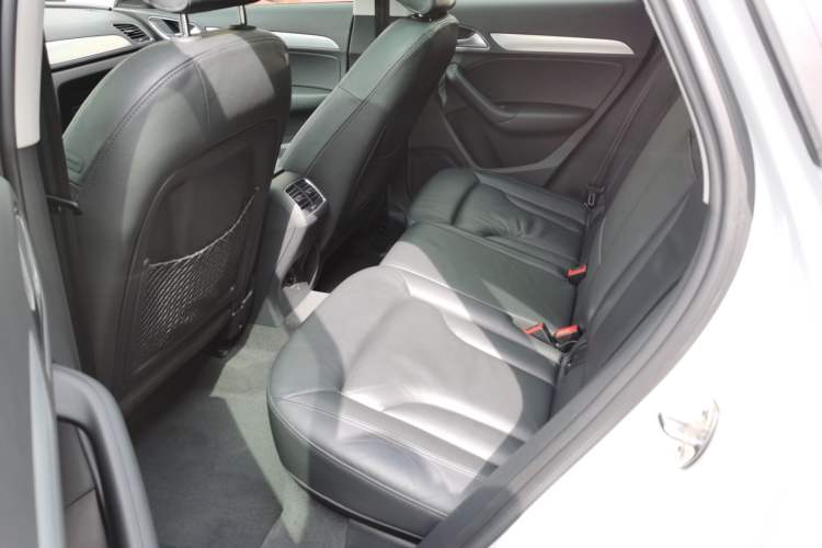 Used Audi Q3 2015 35 TFSI Comfort Model Interior 3