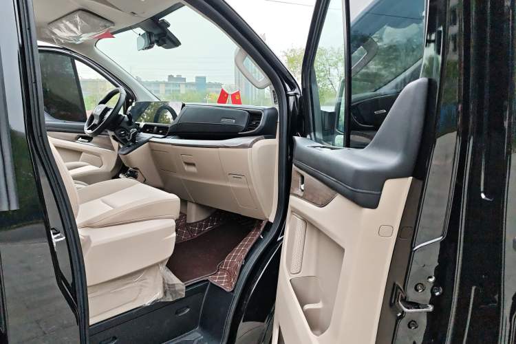 Used Ford Tourneo Custom 2023 2.0T Automatic Comfort Edition Interior 3