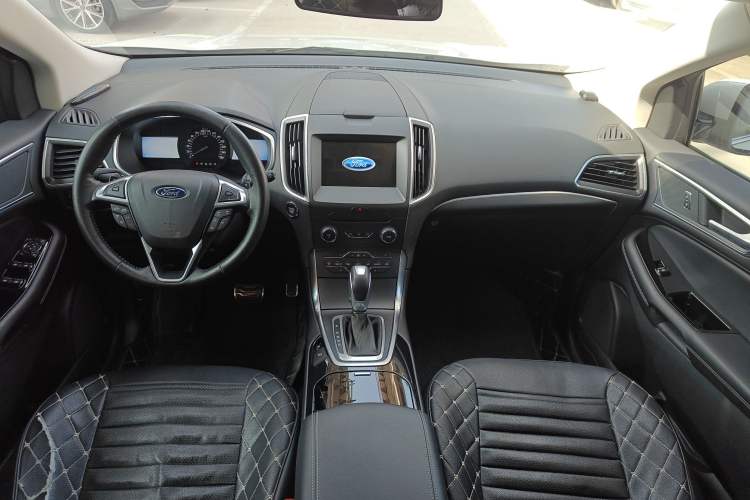 Used Ford Edge 2017 EcoBoost 245 Two-Wheel-Drive Sporty 7-Seater