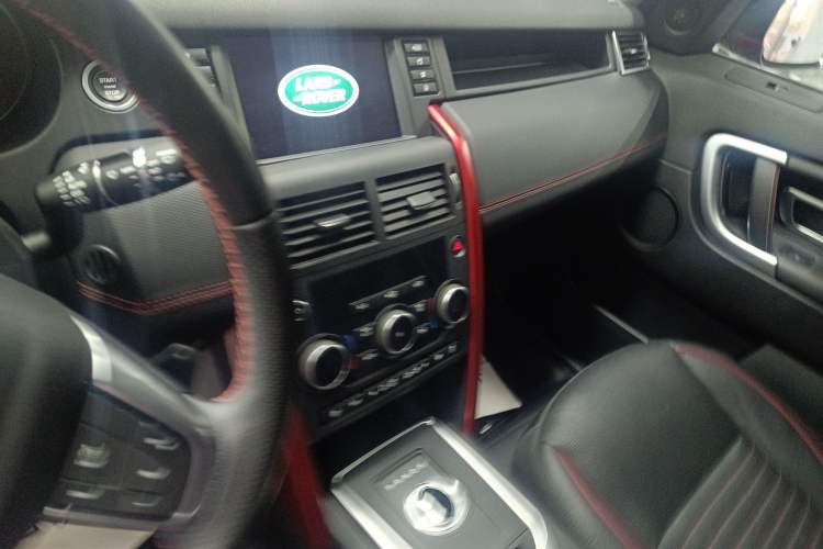 Used Land Rover Discovery Sport 2019 240 PS SE Dynamic Version China VI Standard
