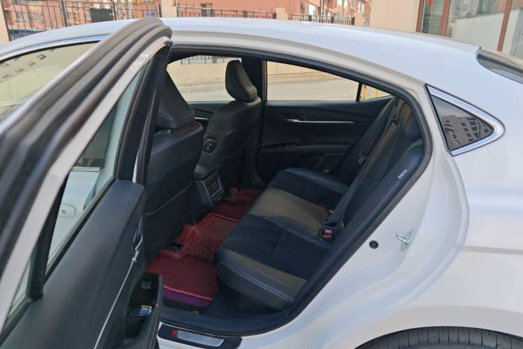 Used Toyota Camry 2024 Dual-Motor 2.0 HXS Sport Plus Edition Interior 2