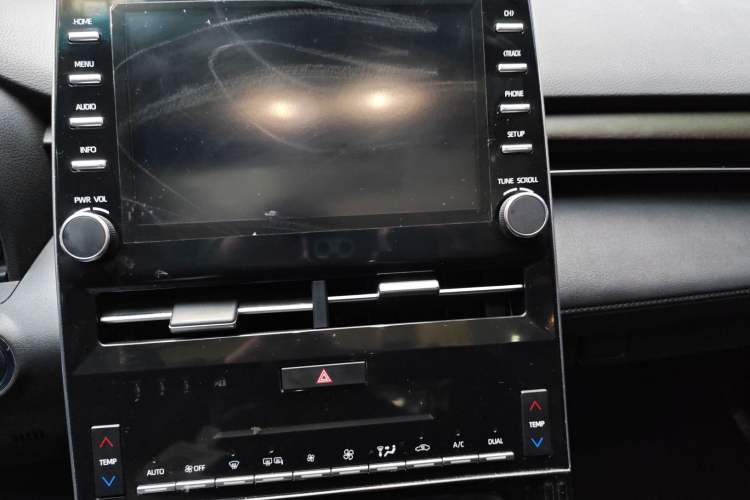 Used Toyota Avalon 2019 2.0L Luxury Edition China VI Standard Audio And AC Panel