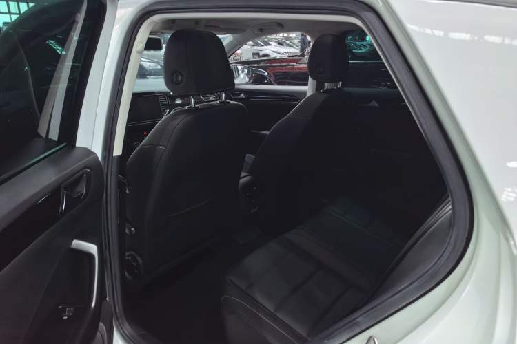 Used Volkswagen T-ROC 2021 280TSI DSG Two-Wheel Drive Comfort Connect Edition Interior 2