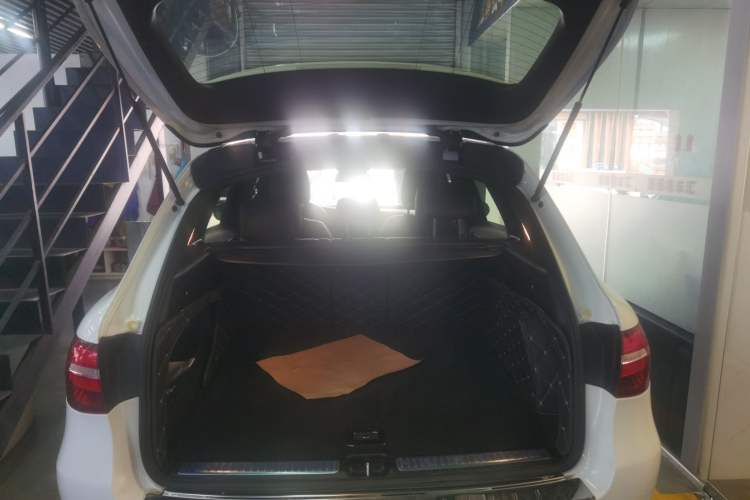 Used Mercedes-Benz GLC 2017 GLC 300 4MATIC Sport Edition Trunk